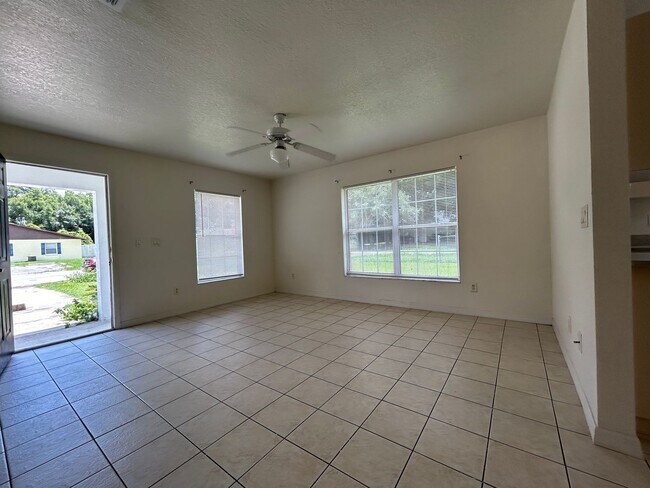 Foto del edificio - 1835-1841 SW 109th Pl