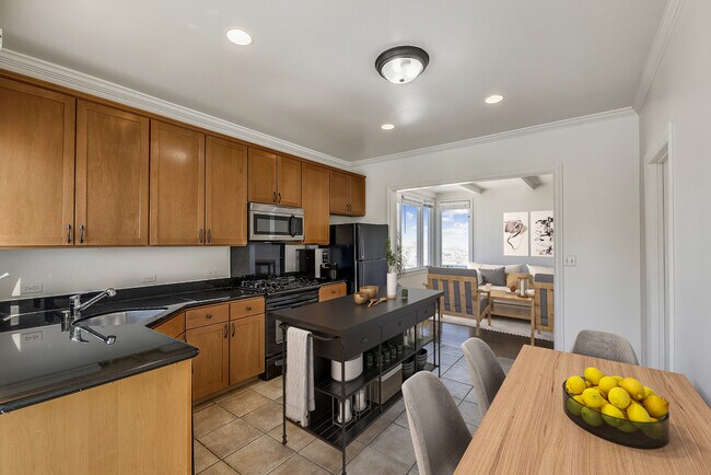 Building Photo - 577 Lombard St