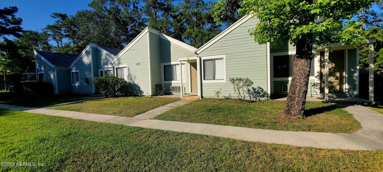 8276 San Jose Manor Dr E Unit 4, Jacksonville, FL 32217 Room for Rent