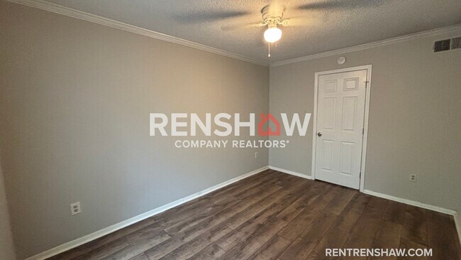 Foto del edificio - 7010 Wesley Ct