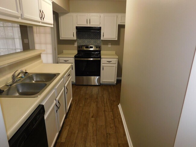 Building Photo - 8078 Greenbrook Parkway Southvaen MS 38671