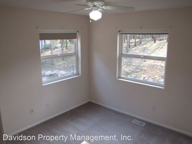 Building Photo - 3 br, 2.5 bath House - 6060 Vessey Rd