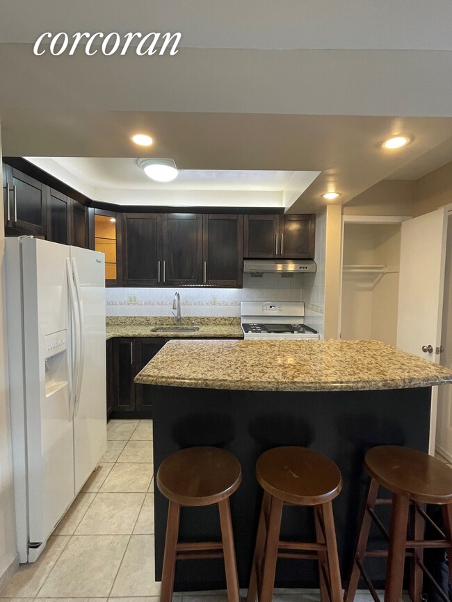 Building Photo - 63 Cedar St