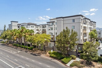 Building Photo - Latitude 33