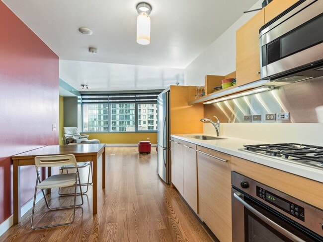 Building Photo - John Ross - 8th floor south waterfront studio w/parking/most utilities/concierge