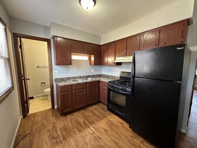 Foto del edificio - 2331 Forest View Rd