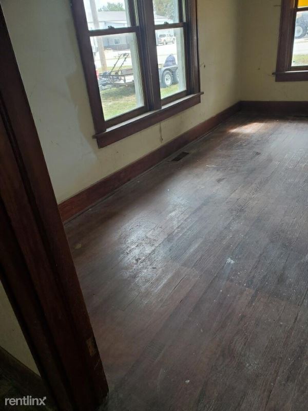 Building Photo - 2 br, 1 bath House - 710 W Main St