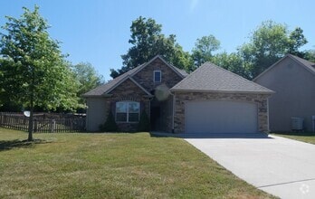 Building Photo - 1004 Louisville Dr
