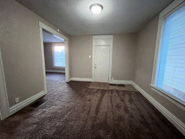 Foto del edificio - 3117 S Harrison St