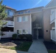 Building Photo - 320 Village Pointe Dr