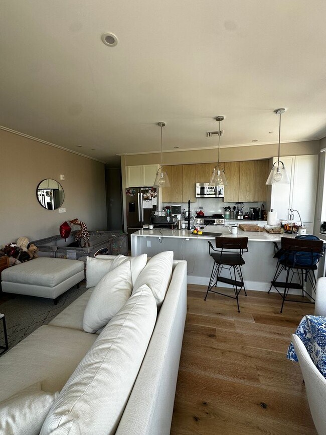 Foto del edificio - Spacious 2 Bed, 2 Bath Luxury Condo with Downtown Boston Views