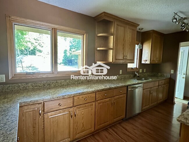 Foto del edificio - 4933 Crestview Rd