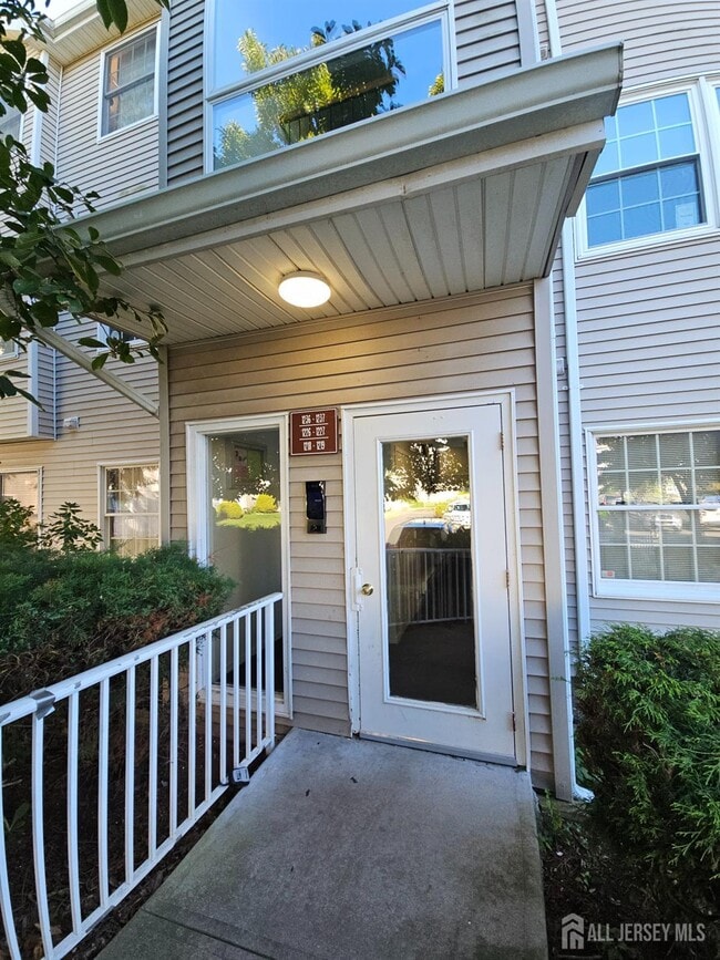 Building Photo - 1226 Edpas Rd