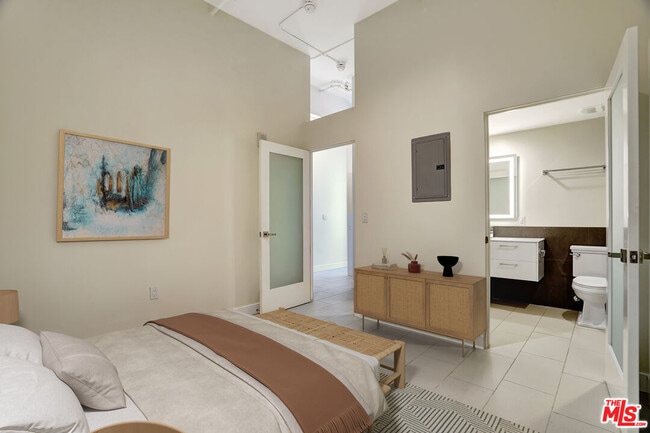 Foto del edificio - 939 S Broadway