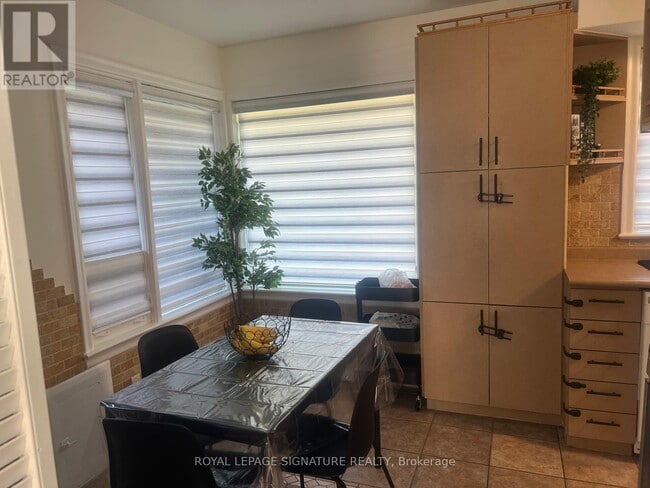 Building Photo - 1410 Larchview Trail