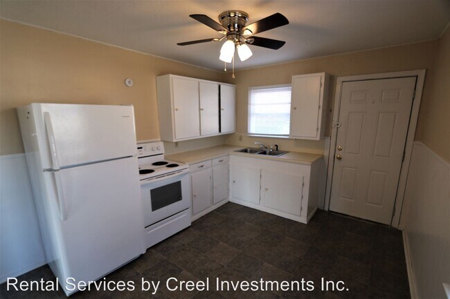 Building Photo - 3 br, 1 bath House - 718 Avenue C