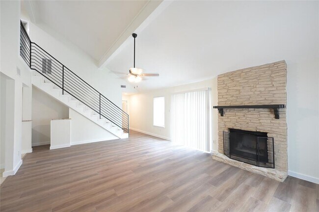 Foto del edificio - 7403 Ferndale Cir