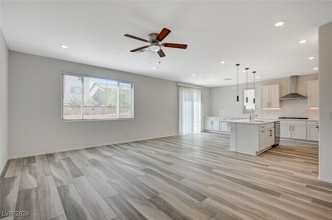 Building Photo - 7459 Lodano Ave
