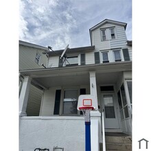 Building Photo - 409 E Chestnut St