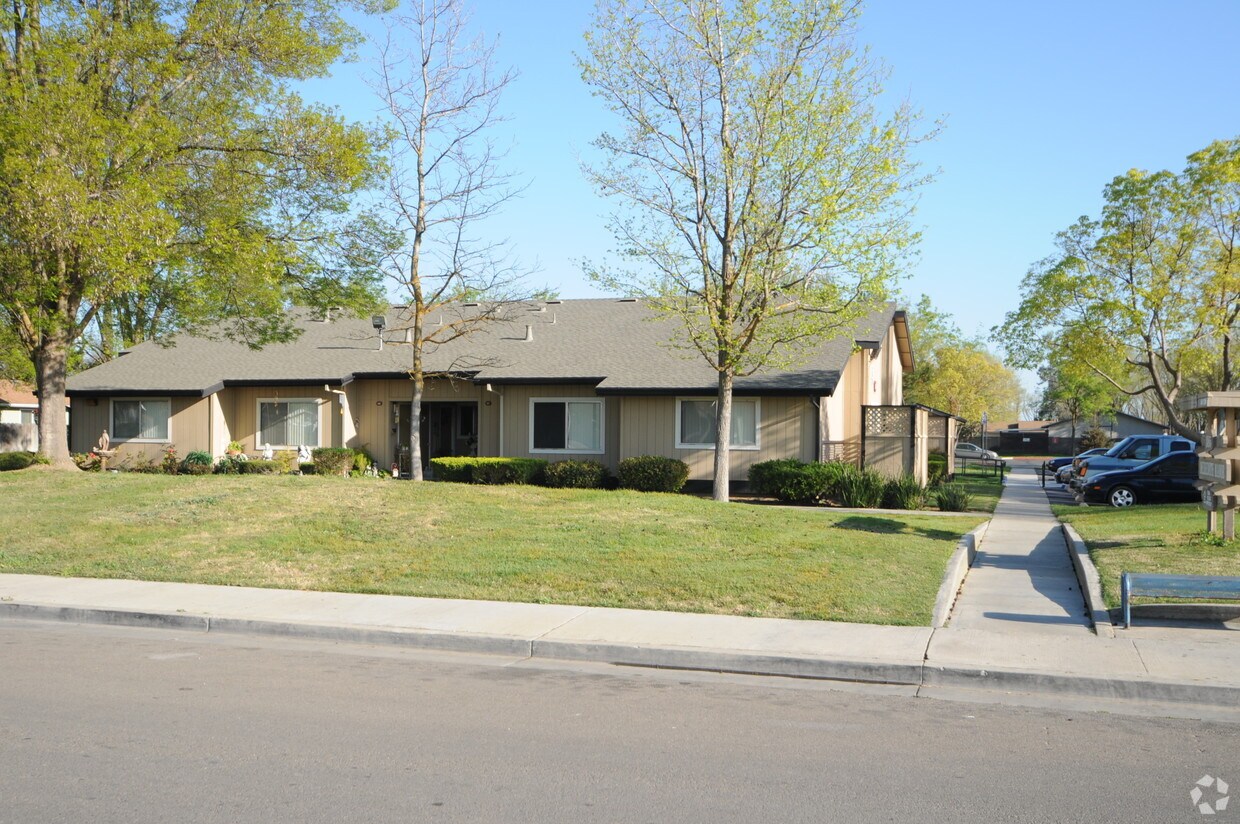 Foto principal - Meredith Manor Apartments
