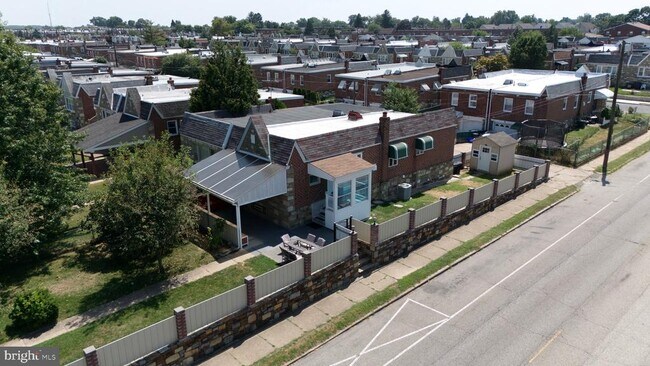 Building Photo - 1600 Fox Chase Rd