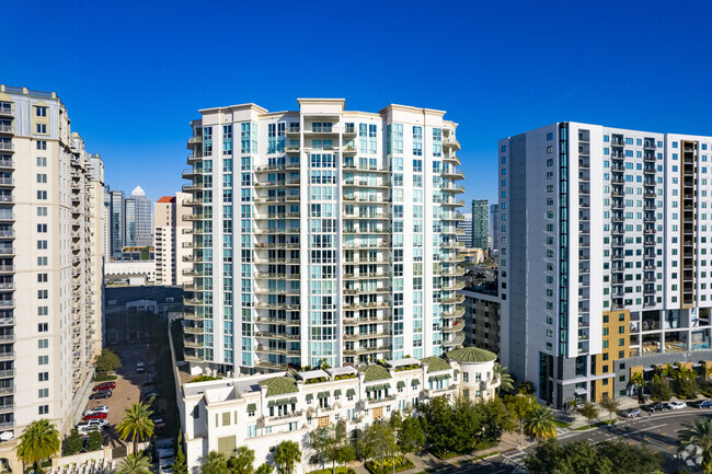 Building Photo - The Plaza Harbour Island