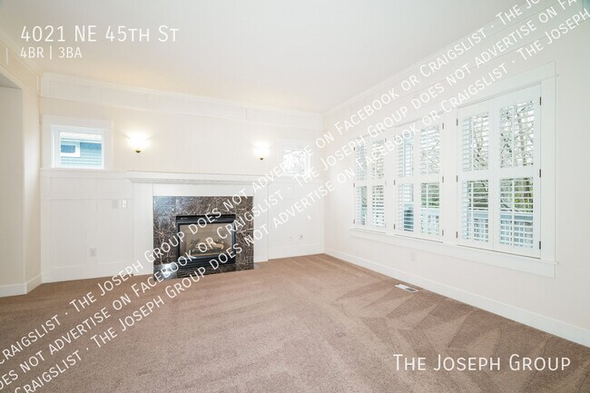 Foto del edificio - 4021 NE 45th St