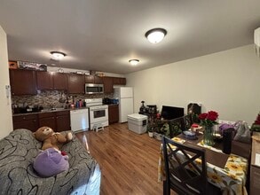 Building Photo - 523 Canterbury Dr