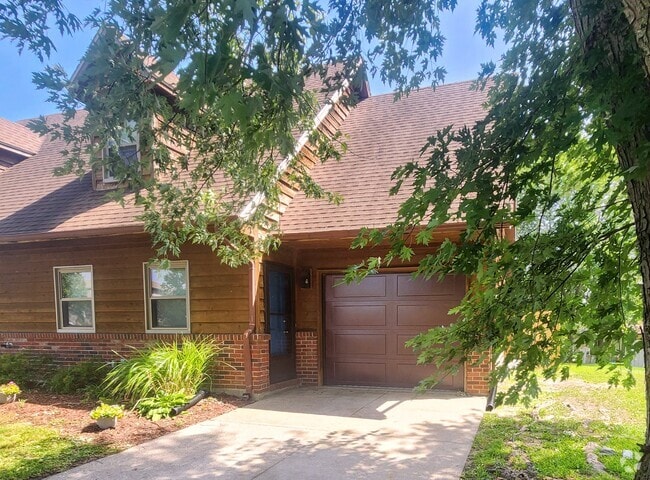 Building Photo - 4304 E Santa Anna Dr