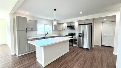 Building Photo - 1413 Ala Iolani St Building Photo - 1413 Ala Iolani St