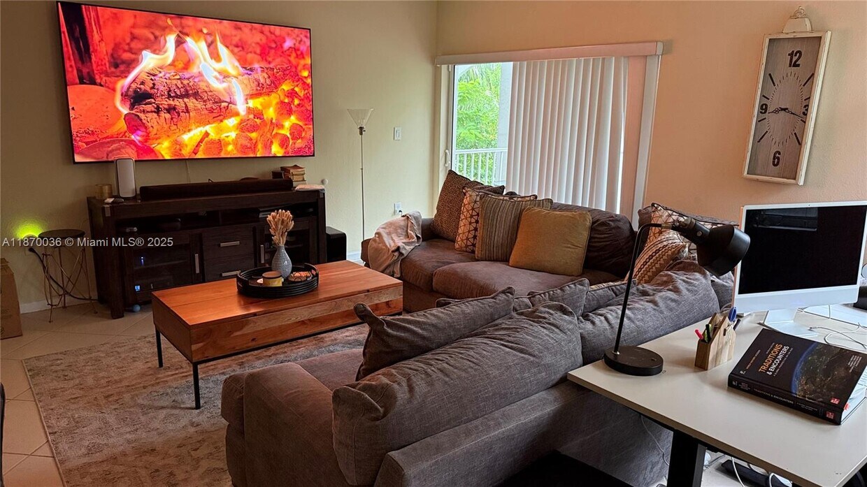 Foto principal - 8960 NW 97th Ave