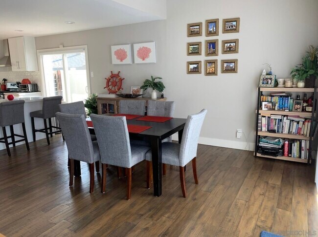 Foto del edificio - 6690 Amberly St