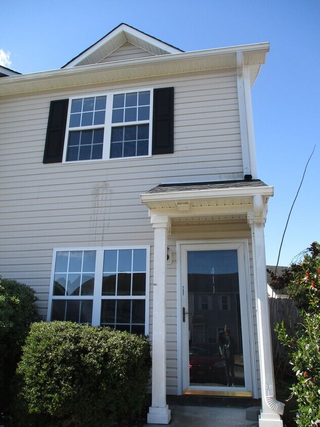 Primary Photo - Lovely two bedroom, two and a half bathroo...