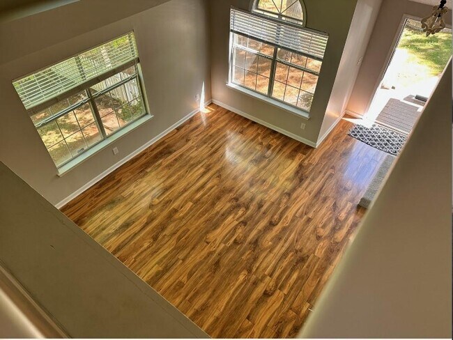 Foto del edificio - 3310 Southshore Ln