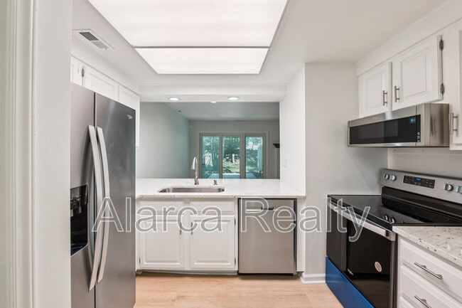 Building Photo - 2756 Tiergarten Ln
