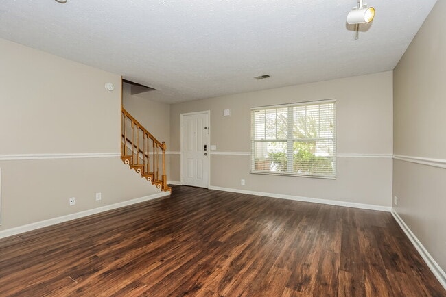 Building Photo - 1737 Stone Hollow Ct