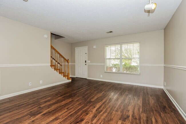 Foto del edificio - 1737 Stone Hollow Ct