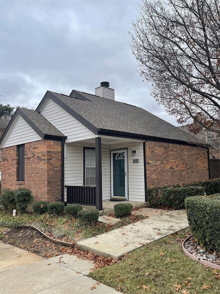 Photo - 18159 Whispering Gables Ln House