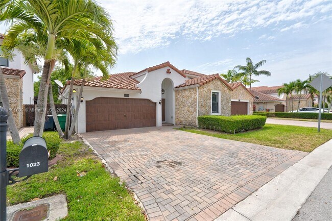 Foto del edificio - 1023 NW 100th Ave