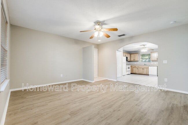 Building Photo - 204 Gerrish St