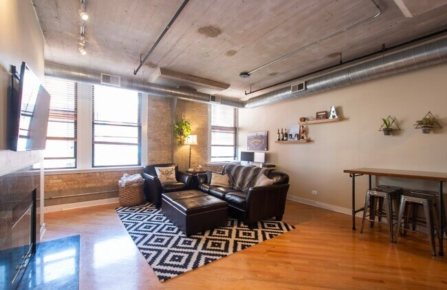 Building Photo - 411 W Ontario St