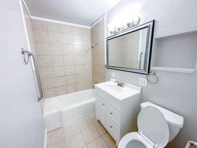 Foto del edificio - Must see this great 2 bed, 1 bath home in ...