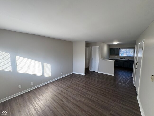 Building Photo - 1142 Evans Ave