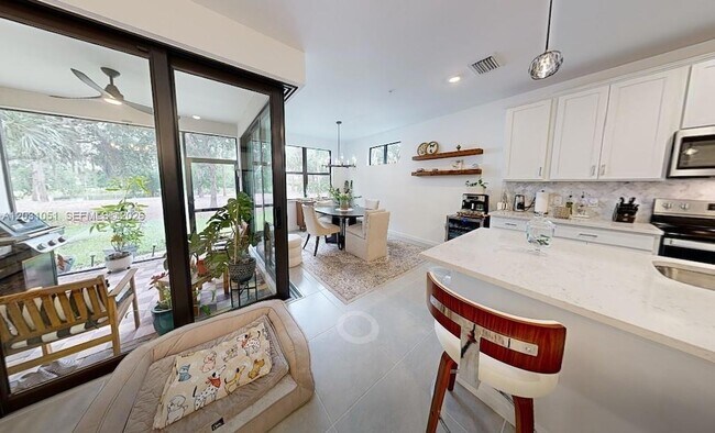 Foto del edificio - 5710 Mayflower Way