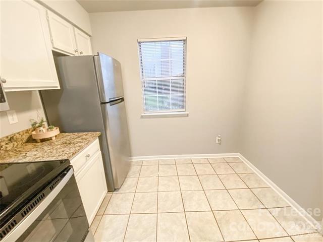 Building Photo - 2815 Heathstead Place