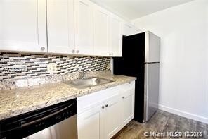 Building Photo - 9441 Live Oak Pl