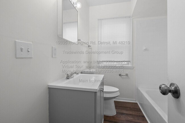 Foto del edificio - 19335 Huntington Rd