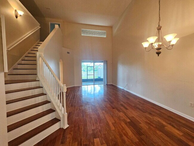 Building Photo - Large Melbourne Townhome