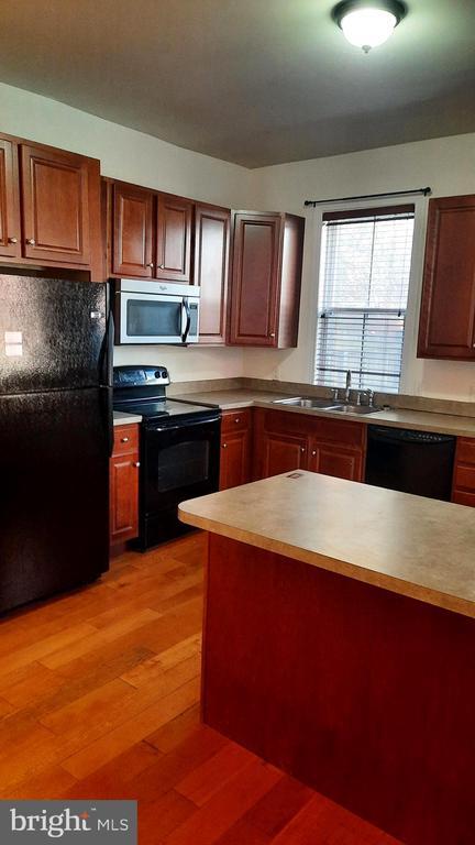 Foto del edificio - 238 Muench St