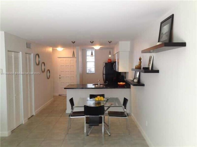 Foto del edificio - 777 NE 62nd St